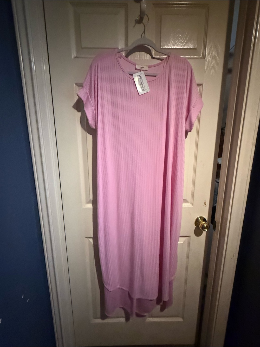 entro Light Pink Ribbed Midi Dress